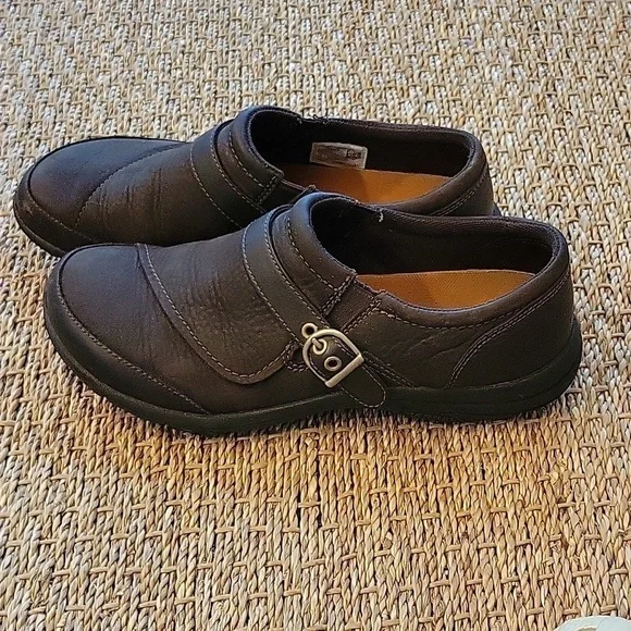 MERRELL Dassie buckle leather brown slip-on shoes. J69082 Size 8.5. - Picture 2 of 8